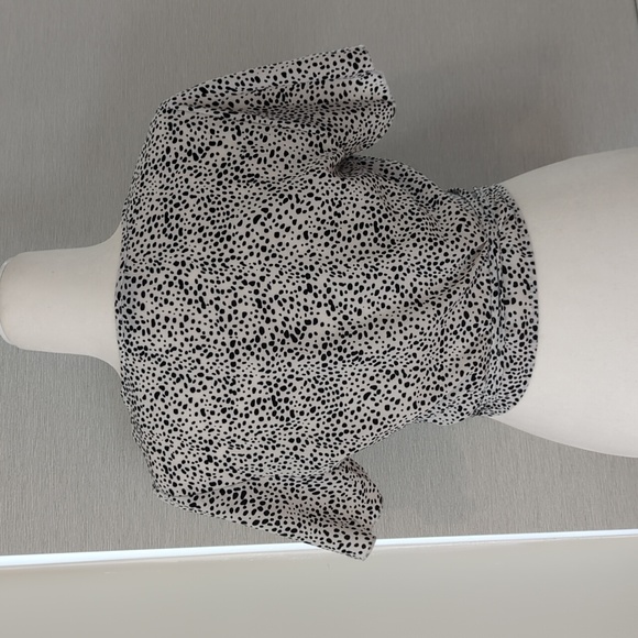 Shein short sleeved wrap around blouse - Picture 4 of 7